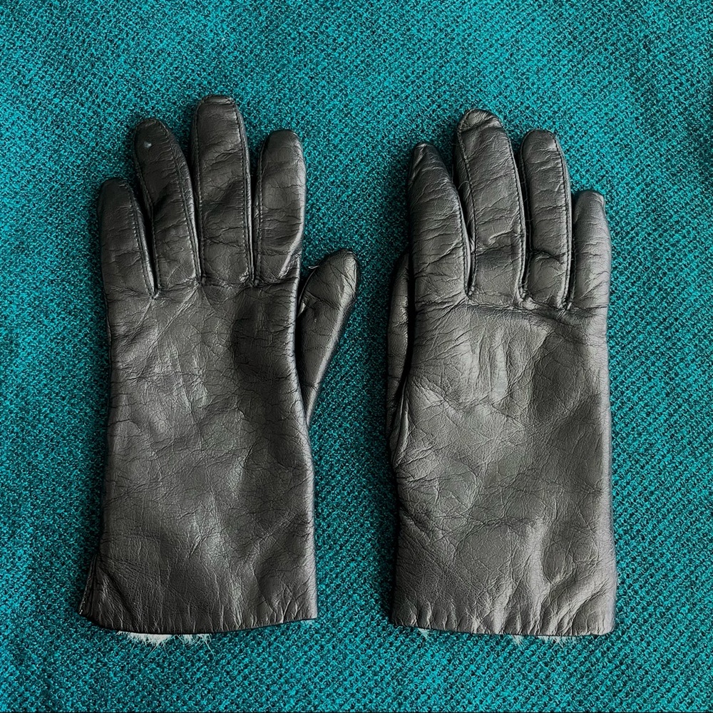 Genuine leather fur-lined gloves